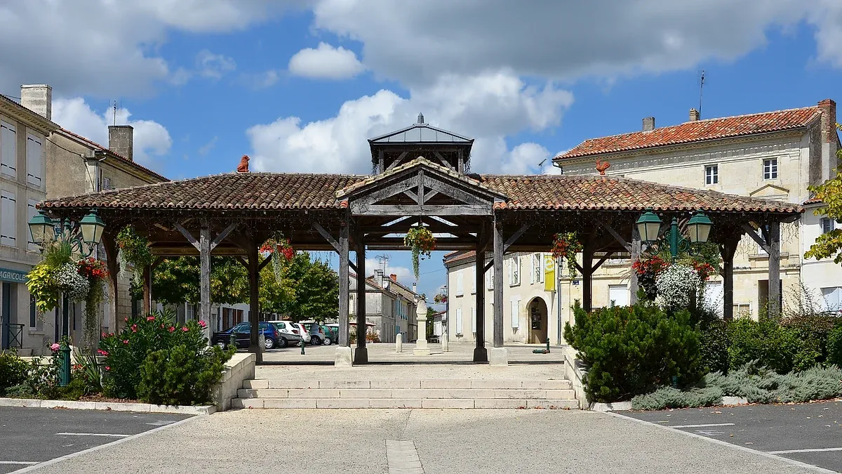 Piscine a Baignes Sainte Radegonde